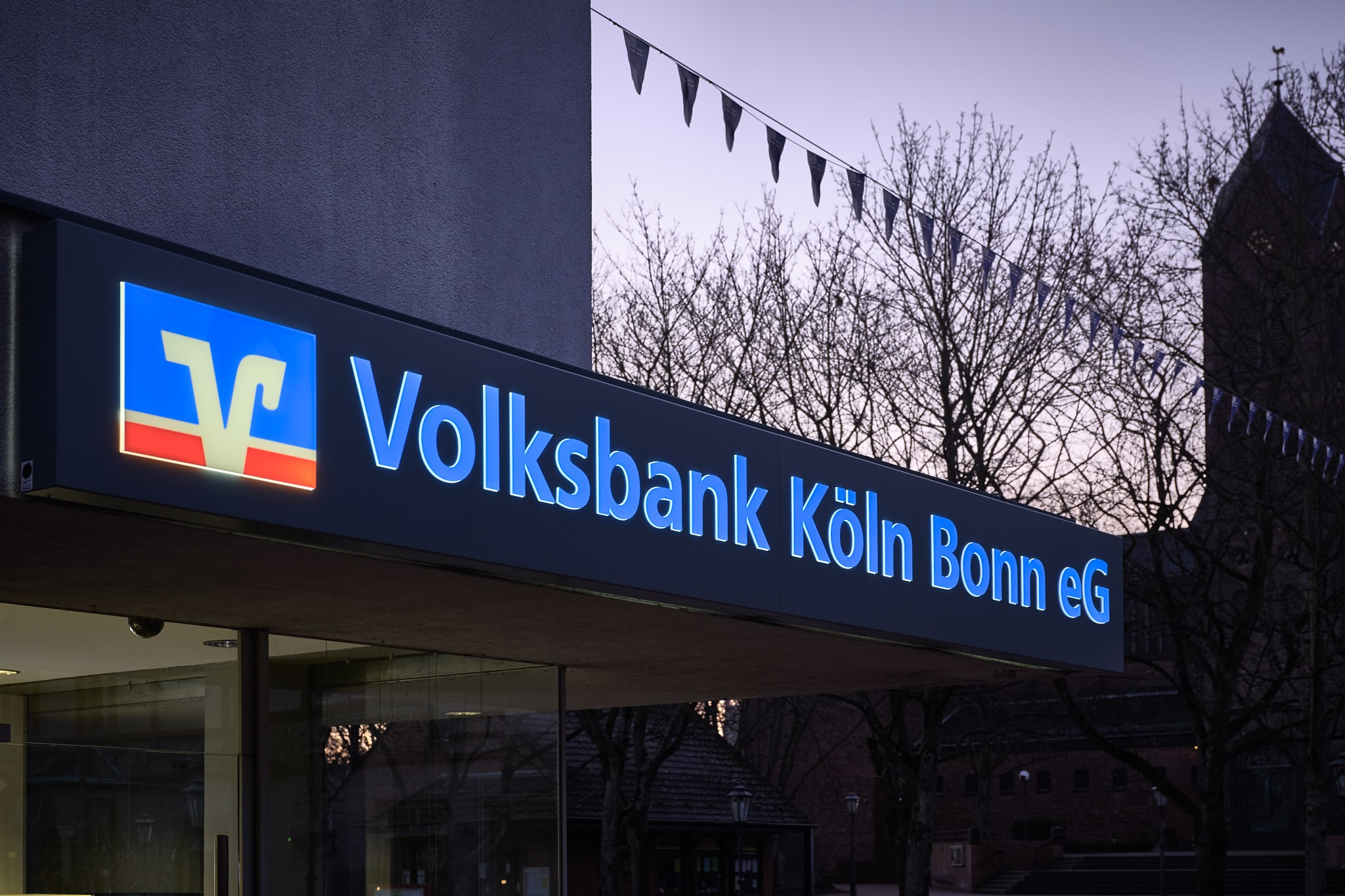 Lichtkasten für Außenwerbung von Volksbank